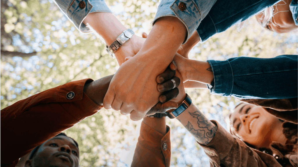 Offsites für kleine Teams: Formate für 5–15 Personen 10 Zusammenhalt bei kleinen Teams